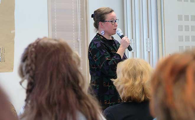 Rosa Meriläinen puhuu Sote-festareilla