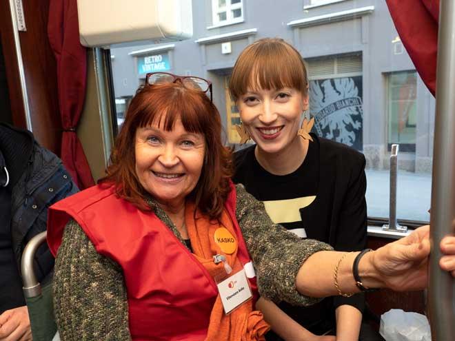 Anita Vihervaara ja Eveliina Heinäluoma.
