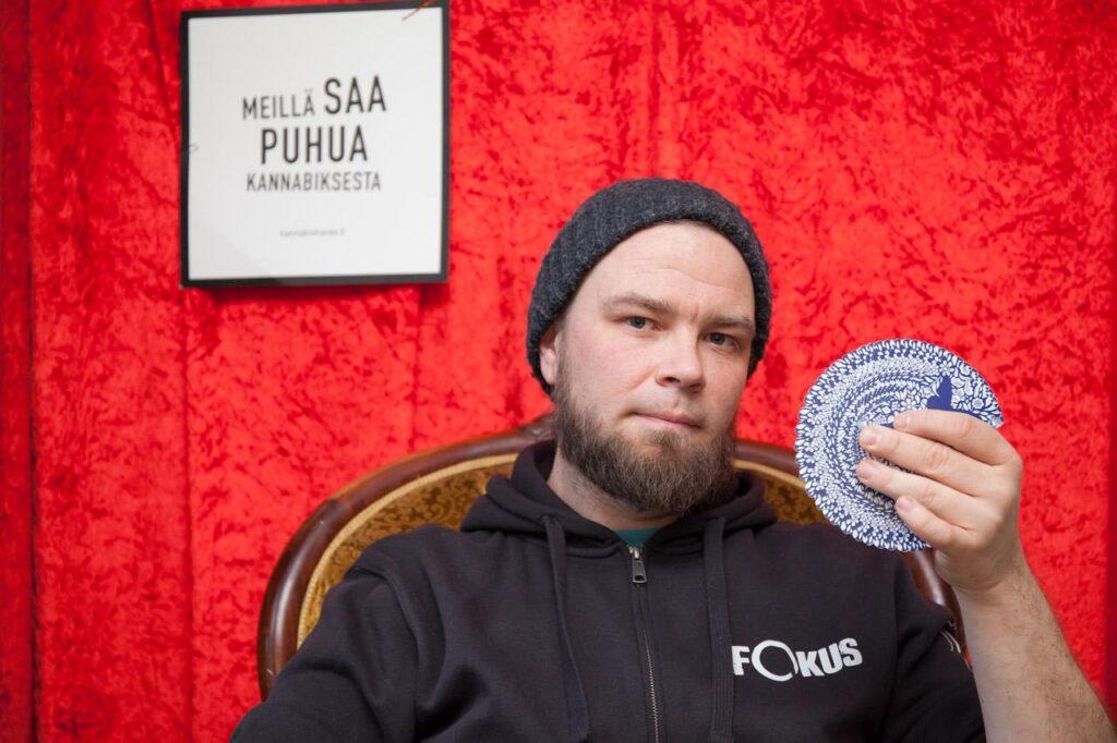Antti Kervinen ja korttipakka