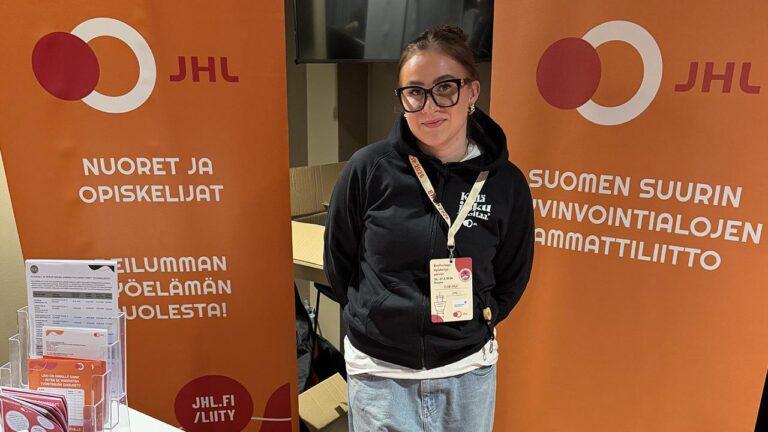 Kuopiolainen Edith Muli, 23, oli paikalla ammattiliitto JHL:n ständillä.