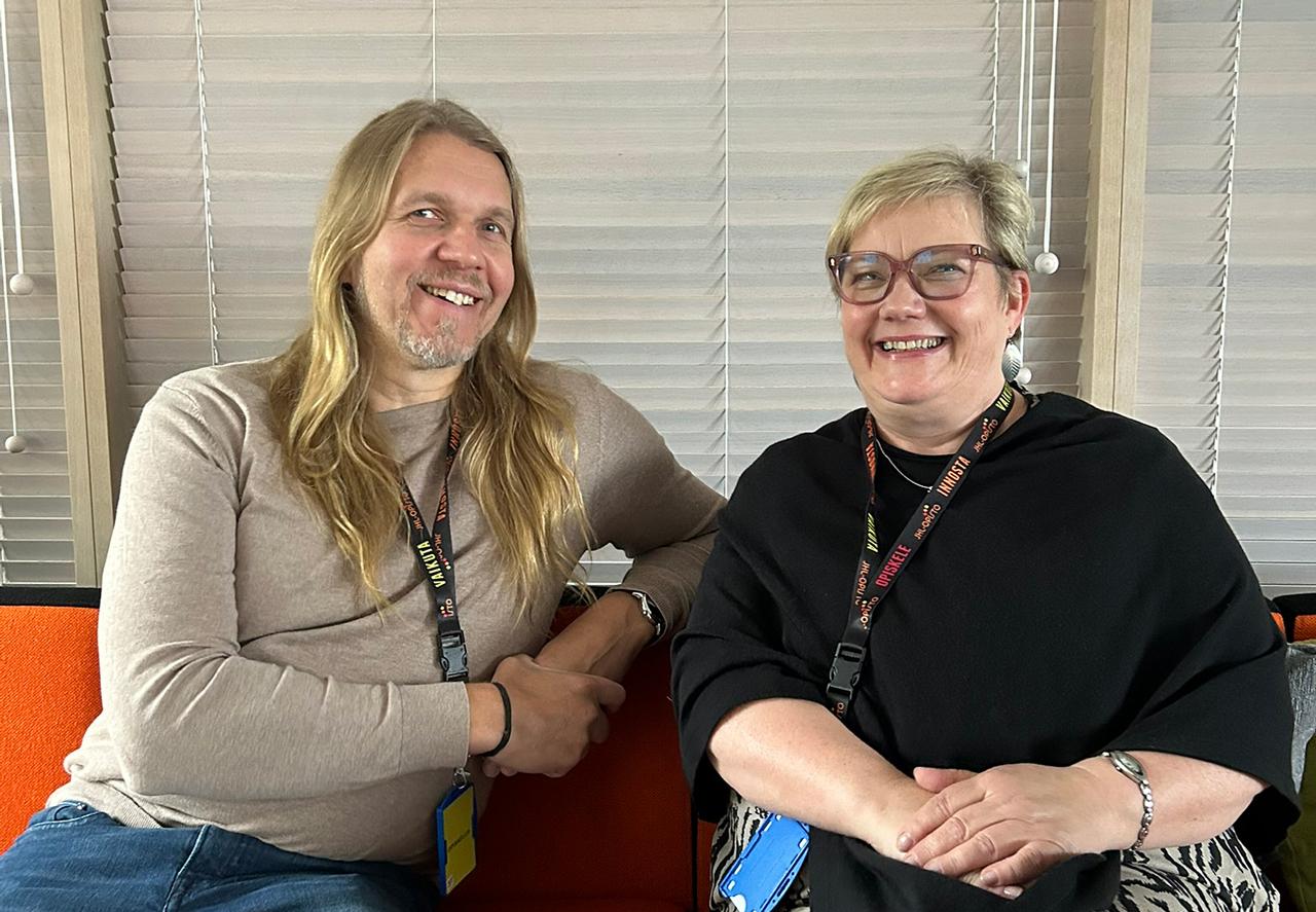 Jarkko Virta ja Tarja Katajamäki osallistuivat vuoden 2025 Syventävä konfliktien käsittelyn koulutusohjelma henkilöstönedustajille -kurssille.
