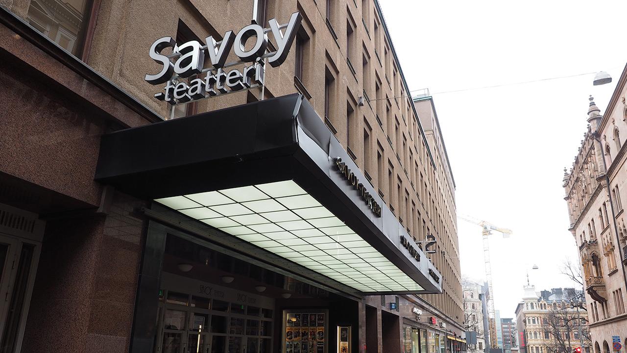 Savoy-teatterin katettu sisäänkäynti Helsingin Kaartinkaupungissa.