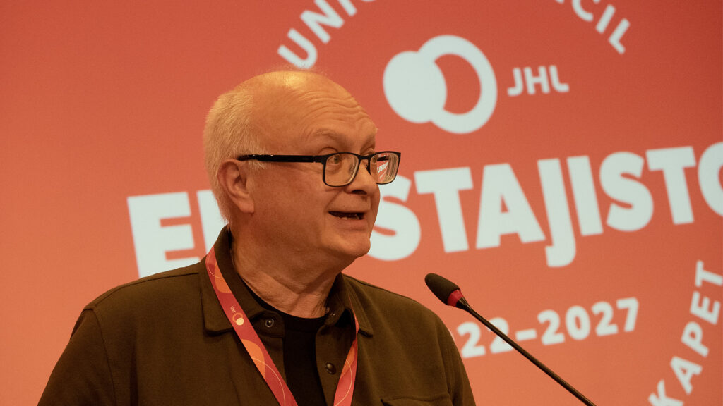 JHL:n väistyvä puheenjohtaja Håkan Ekström puhuu liiton edustajiston syyskokouksessa 2026.