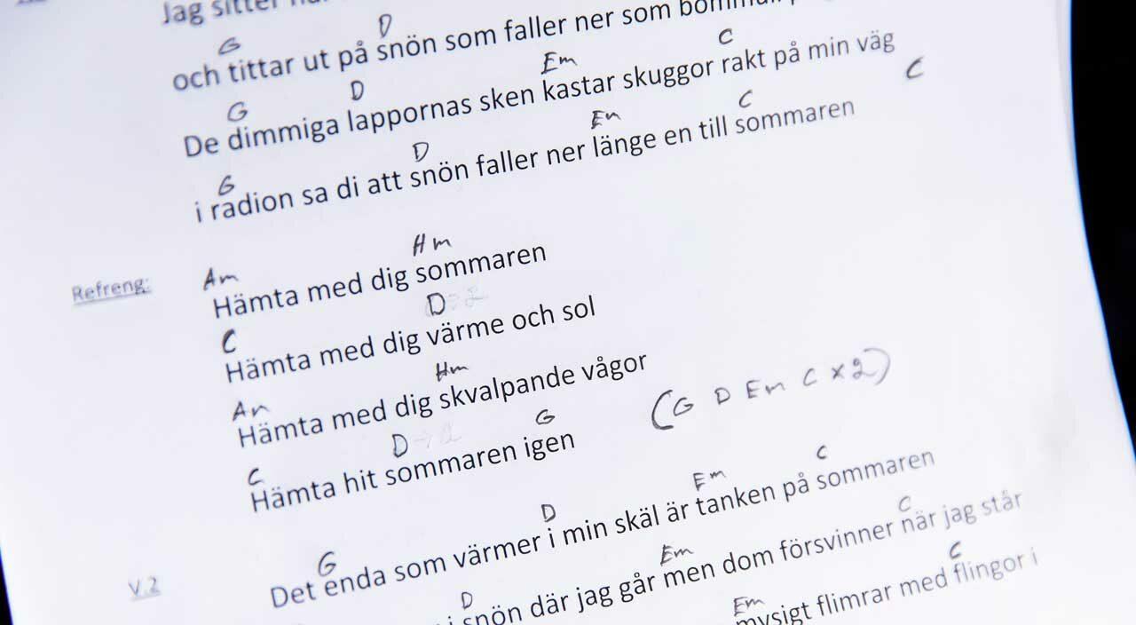 Fredrik Olkinuoran kirjoittaman kappaleen sanoitusta.